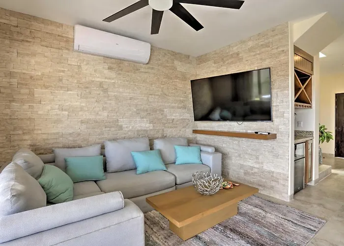Luxe Cabo Casa W/ Own Rooftop Patio + Pool Access! Holiday home