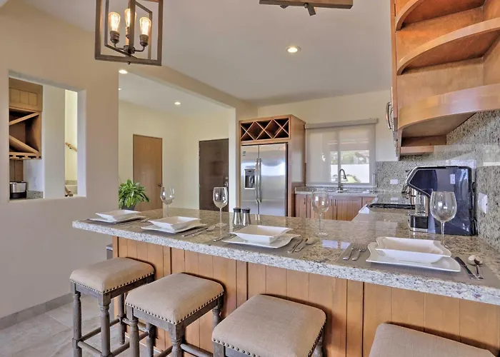Luxe Cabo Casa W/ Own Rooftop Patio + Pool Access! Holiday home *