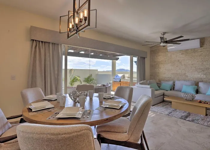 Luxe Cabo Casa W/ Own Rooftop Patio + Pool Access! Holiday home *