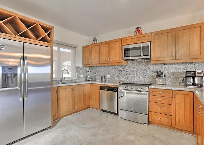 Luxe Cabo Casa W/ Own Rooftop Patio + Pool Access! Cabo San Lucas