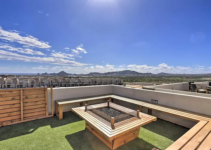 Luxe Cabo Casa W/ Own Rooftop Patio + Pool Access! Holiday home *